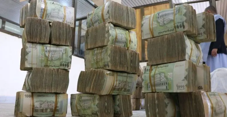 حكومة صنعاء تبدأ صرف تعزيزات مرتبات إبريل لموظفي ا...