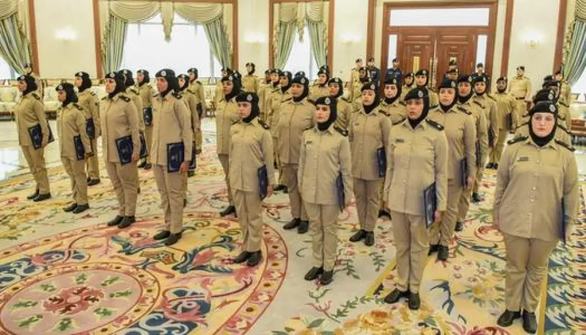 لأول مرة.. الكويت تبدأ تجنيد النساء متطوعات بالخدم...
