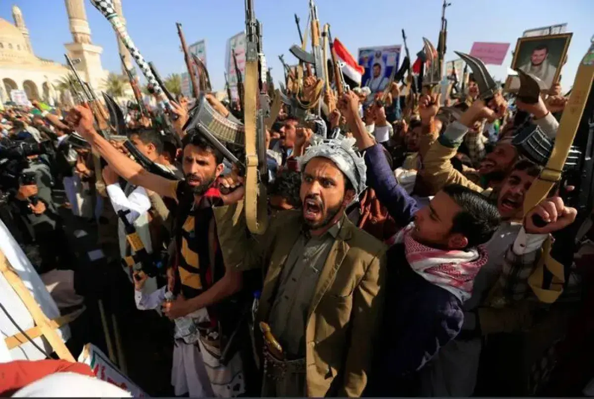 اليمن: تصعيد حوثي شامل يهدد السواحل والملاحة الدول...