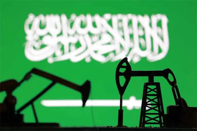 السعودية تدرس زيادة سعة خط أنابيب البحر الأحمر لتأ...