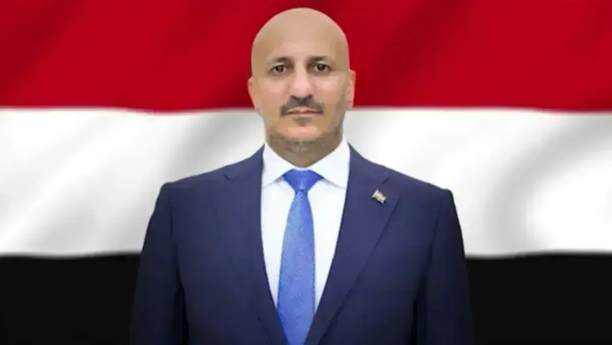 طارق صالح يعزي بوفاة عضو مجلس النواب أحمد الشقذة