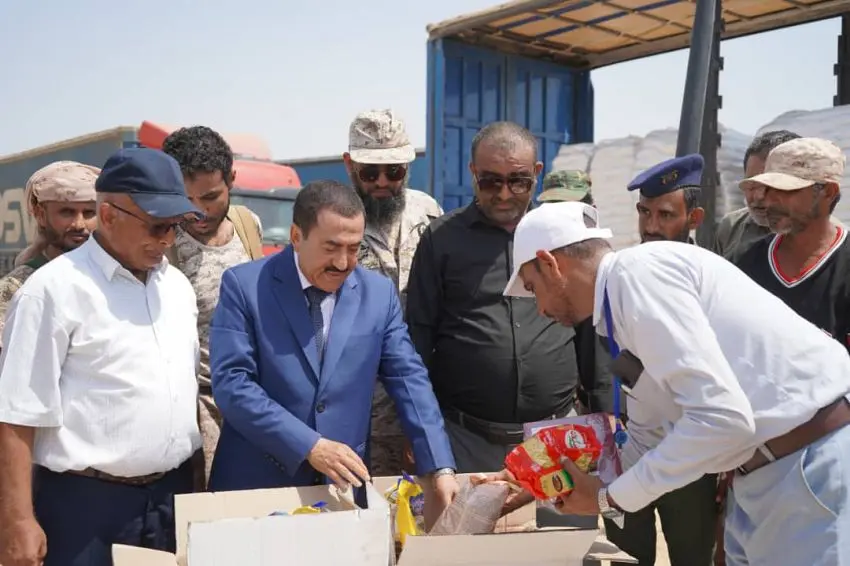 حجة تستقبل قافلة غذائية سعودية جديدة لدعم آلاف الن...