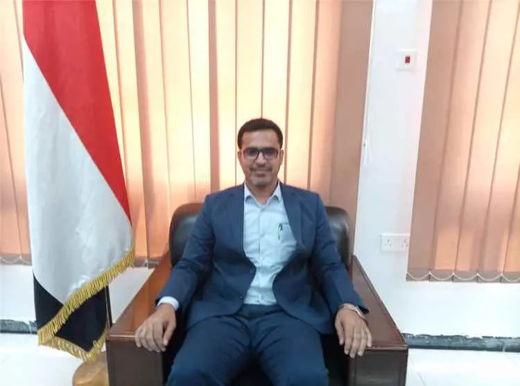 العرادة يمنح هيئة مستشفى مأرب أولوية في الدعم .. و...