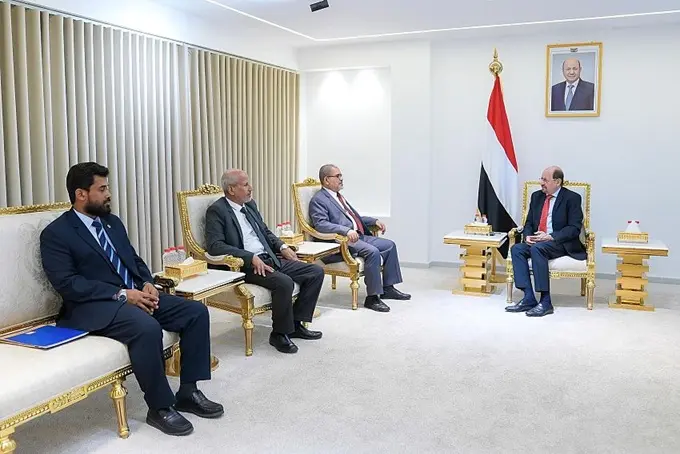رئيس الوزراء يستقبل رئيس جامعة حضرموت ويؤكد أهمية...