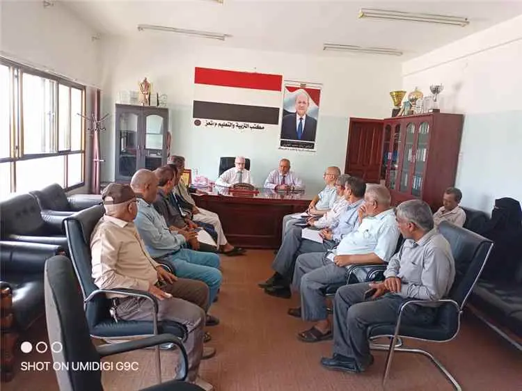 الوكيل الاكحلي يلتقي قيادة التربية والتعليم ورؤساء...
