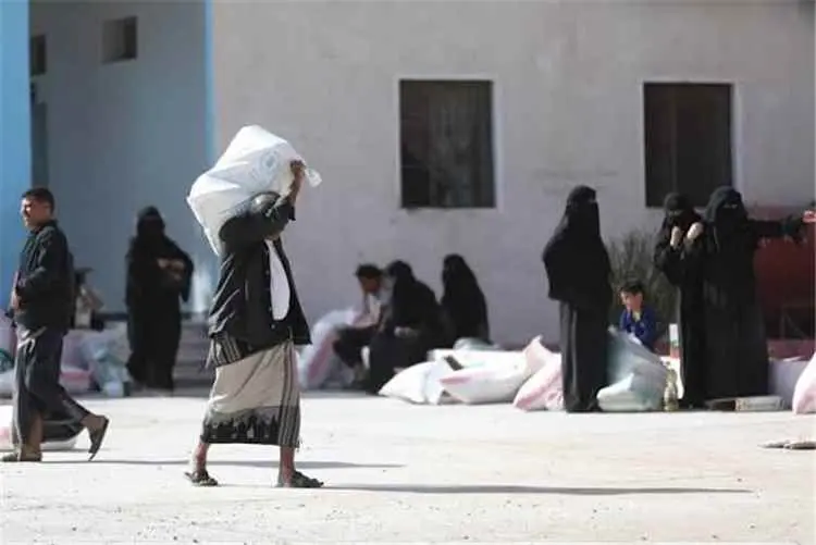 أكثر من 7.3 ملايين يمني تلقوا مساعدات إنسانية خلال...