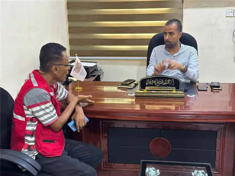 الهلال الأحمر يبحث مع مكتب السياحة بساحل حضرموت ال...