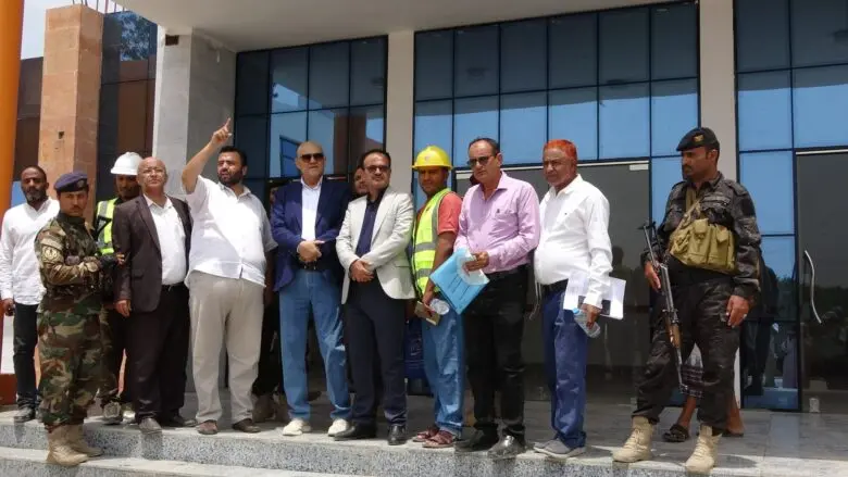 شمسان يدشن مشروع مركز الأطراف الصناعية والعلاج الط...