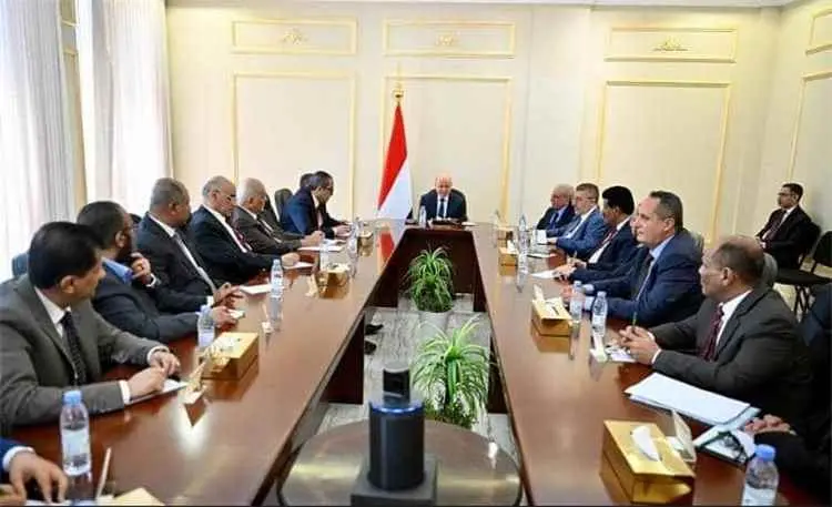 مجلس شبوة الوطني العام يشارك في لقاء الرئيس العليمي مع قيادات التكتل الوطني بالرياض