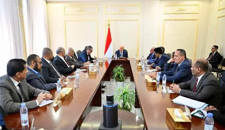 ما وراء دعوة الرئيس العليمي للأحزاب.. من إدارة الخ...