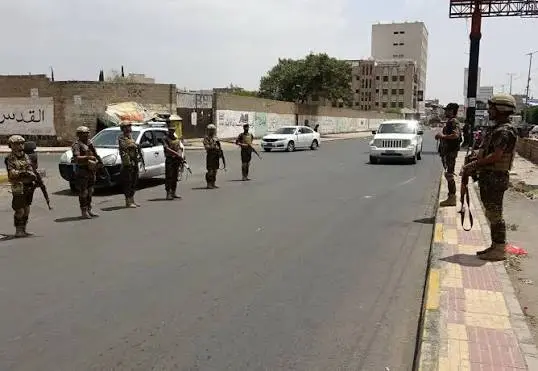 الحوثيون يفرضون دورات تعبوية إلزامية على أكثر من 2...