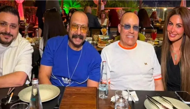 الفنان محمد ثروت يكشف عن الصورة الأولى للفنانة مي...