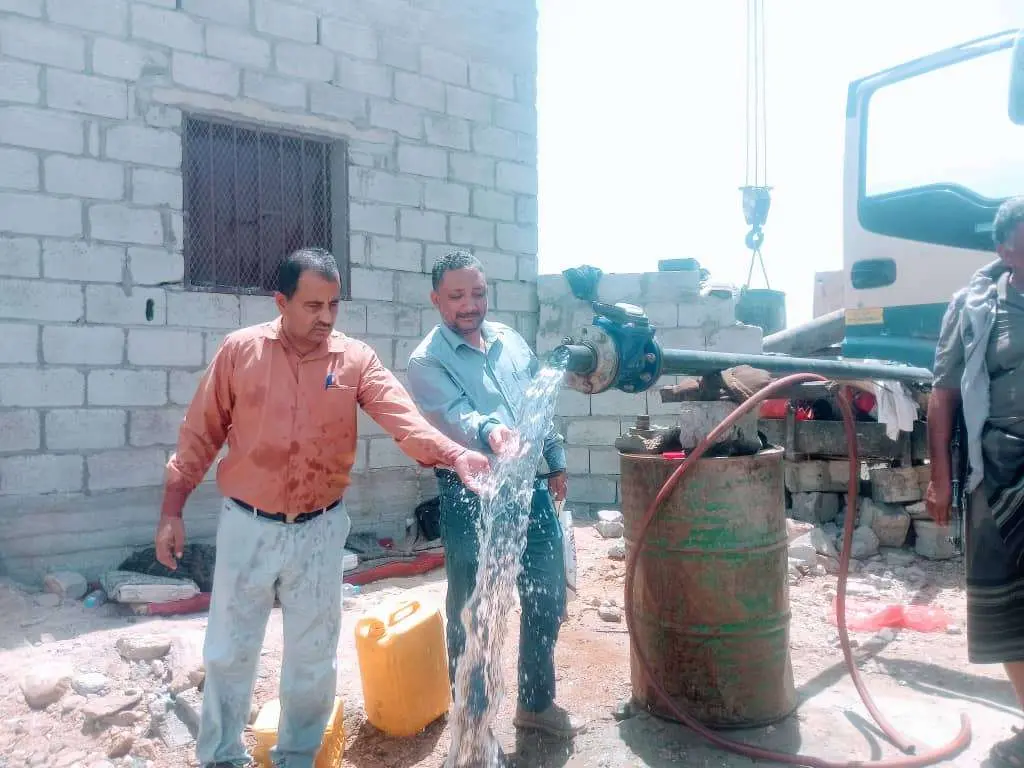 بتوجيهات المحافظ، فريق مياه الريف يشرف على الضخ ال...
