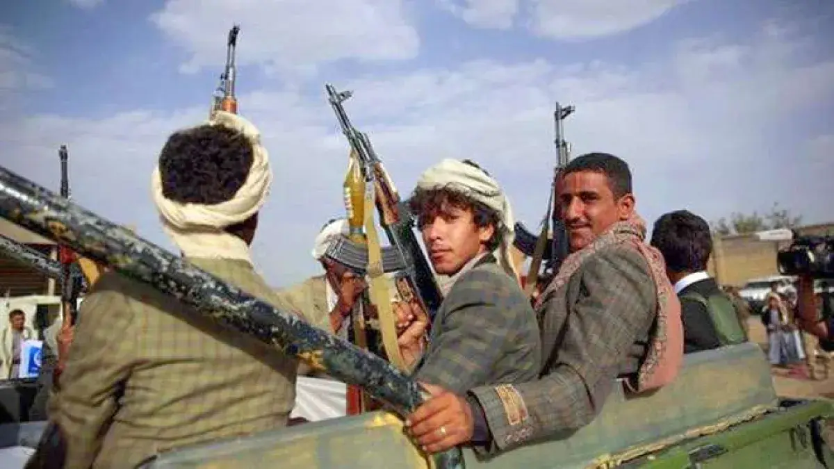 الحوثيون يختطفون مواطناً ويلاحقون 20 آخرين في خولا...