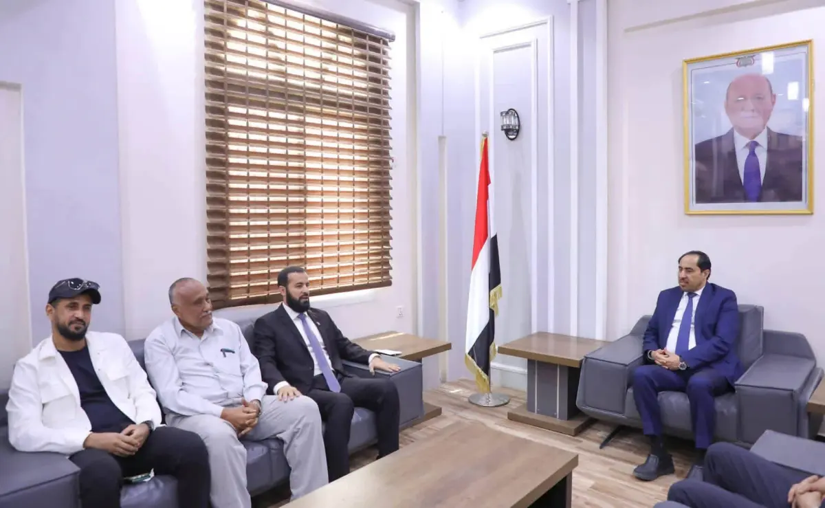 وزير الشباب والرياضة يناقش مع محافظ أبين القضايا ا...