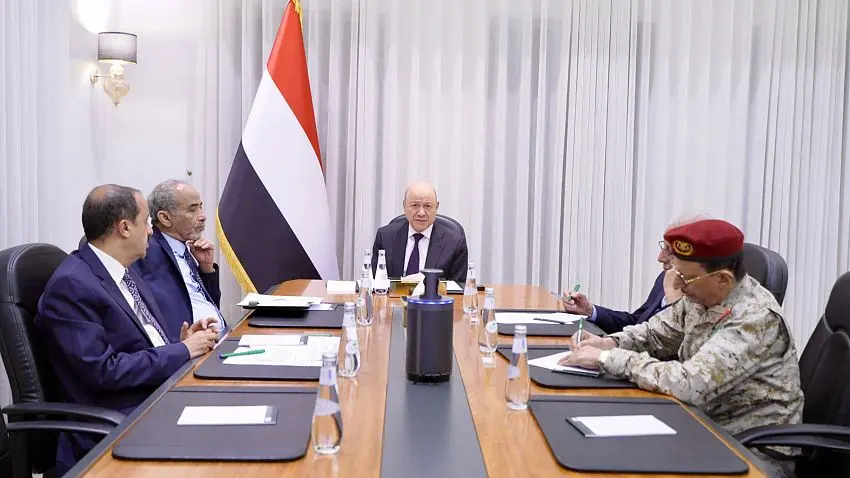 الحكومة اليمنية تستعد لعمل عسكري ضد الحوثيين وتتجه...
