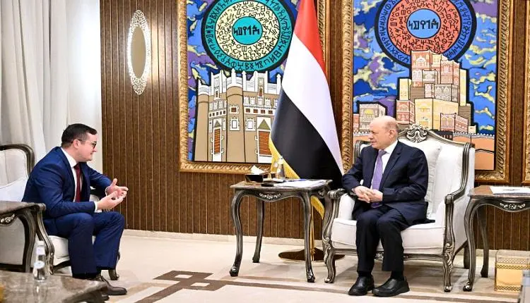 العليمي يستنفر روسيا قبل جلسة مجلس الأمن.. اليمن يضع العالم أمام اختبار حقيقي ويحذر من سابقة خطيرة