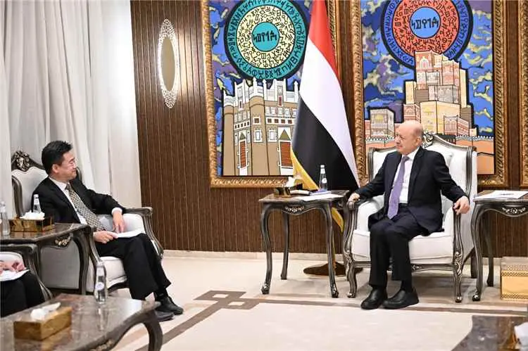 رئيس مجلس القيادة: لا شرعية لأي تعامل مع المليشيات...