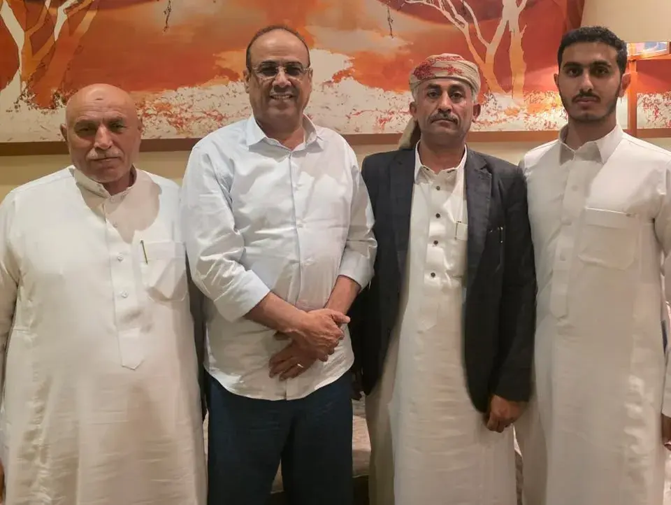 رئيس اتحاد قبائل حاشد يبحث مع أحمد الميسري مستجدات...