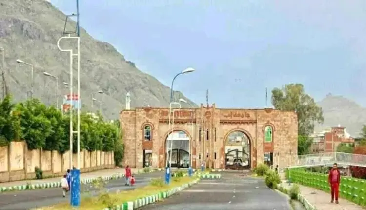 قيادي حوثي ينهب الماجستير بتقدير ممتاز من جامعة إب دون دخول قاعات الامتحانات