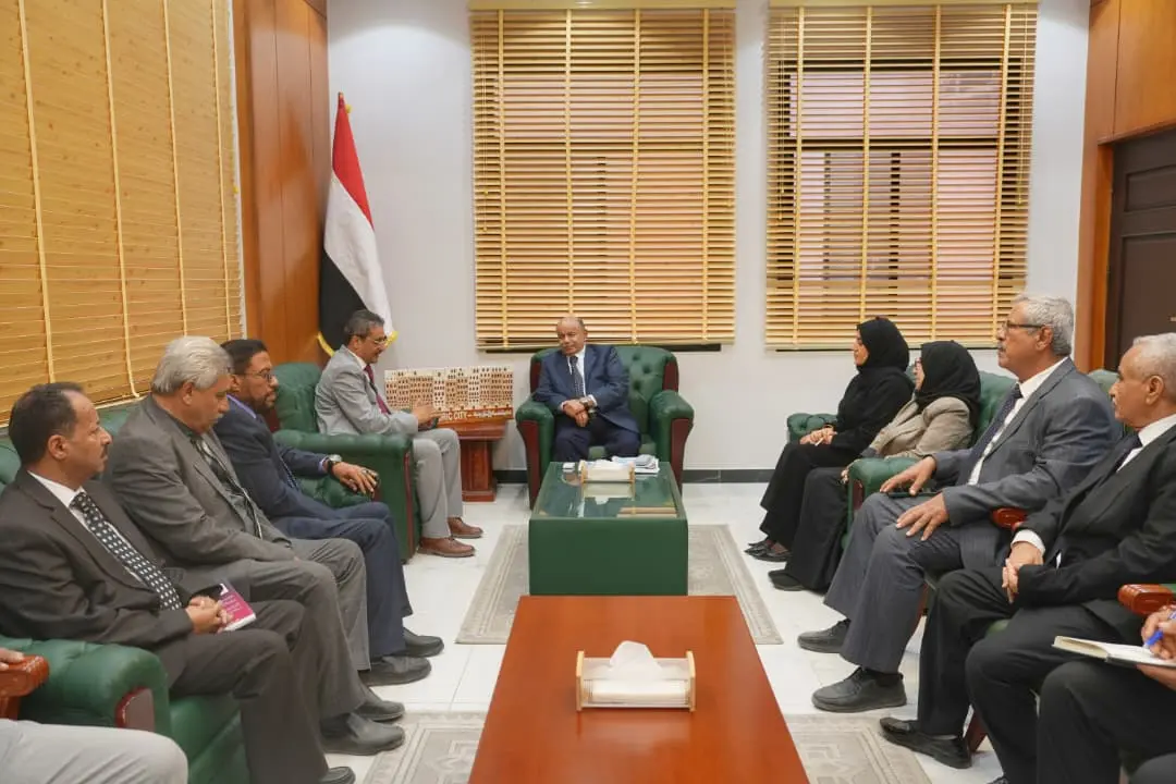 الخنبشي يناقش مع وزير الثقافة والسياحة سبل تنشيط ا...