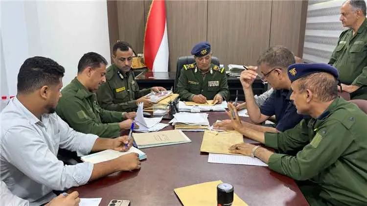 رئاسة مصلحة الأحوال المدنية  تفتح بعدن مظاريف مناقصة مشروع ترميم مبنى الديوان العام