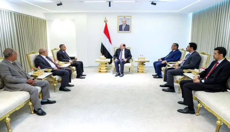 الزنداني يتحدث عن الشفافية في إجراء المناقصات والم...