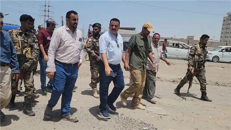 مدير عام البريقة يؤكد اهتمام السلطة المحلية بنظافة...