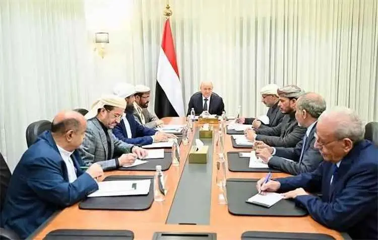 السلطة المحلية في إب تؤيد جهود الدولة في حماية السيادة الوطنية