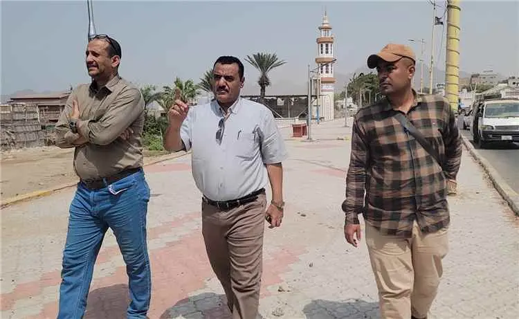 "الداؤودي" و"باخبيرة" يطلعان على ترتيبات تنفيذ مشر...