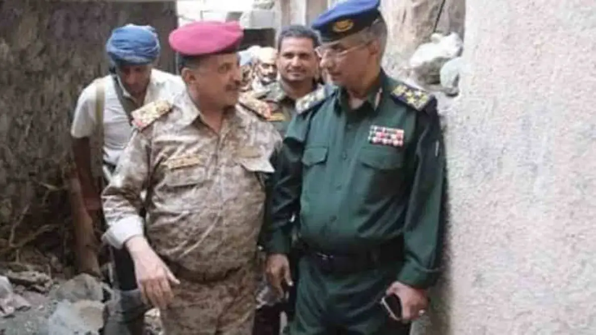قائد محور تعز يطرد عائلات إلى الشارع ضارباً بأوامر...