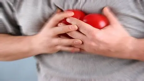 نبض سريع دون مجهود؟.. إشارة قد تكشف مشكلات صحية كا...