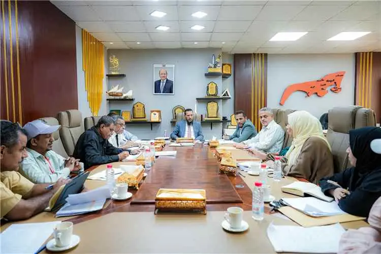 المحافظ شيخ يطلع على تقييم شامل للامتحانات الوزاري...