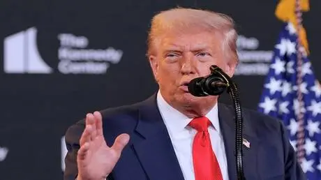 ترامب يهدد إيران بعقاب "مضاعف" مقابل كل جندي أمريكي يُقتل