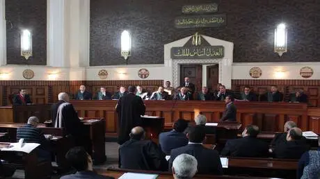 مصر.. محامي حبيب العادلي يسقط ميتا في مقر نقابة ال...
