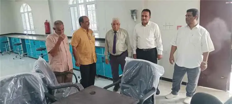 رئيس جامعة لحج يتفقد مشروع مبنى قسم الطب البيطري ا...