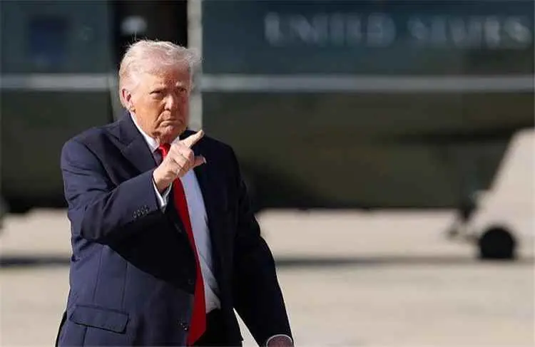 ترامب يهدد الحوثيين: سنرد بقوة إذا صعّدوا في باب ا...