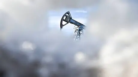 النفط يرتفع مع استمرار الضربات الأمريكية على أهداف...