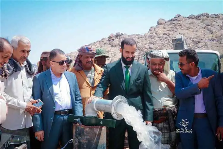 محافظ أبين يفتتح المرحلة الثانية لمياه أمصرة ويدشن...