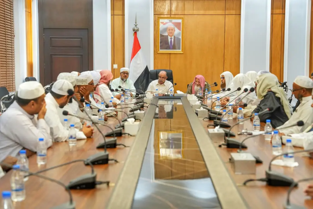 الخنبشي يؤكد أهمية تعزيز الخطاب الديني لمواجهة الف...