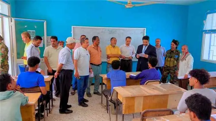 وزير التعليم الفني يتفقد سير الامتحانات النظرية با...