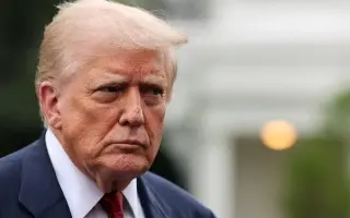 ترامب: سندمر جسراً أو محطة طاقة لإيران مقابل كل سف...