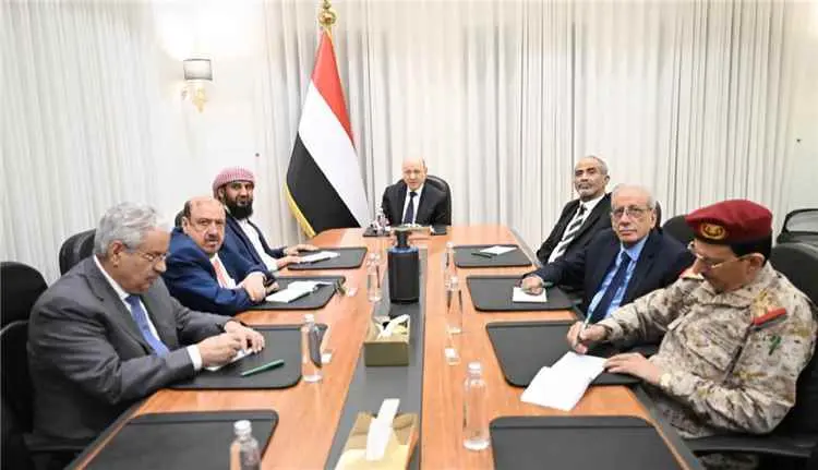 السلطة المحلية بأمانة العاصمة تؤكد أهمية توحيد الج...