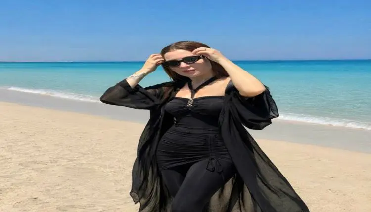 مي عز الدين تفاجئ جمهورها وتدخل عالم البزنس من باب الموضة بإطلاق مجموعة من المايوهات التي تحمل اسمها