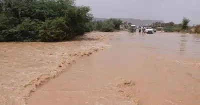 احذروا السيول.. الأمطار الغزيرة مستمرة