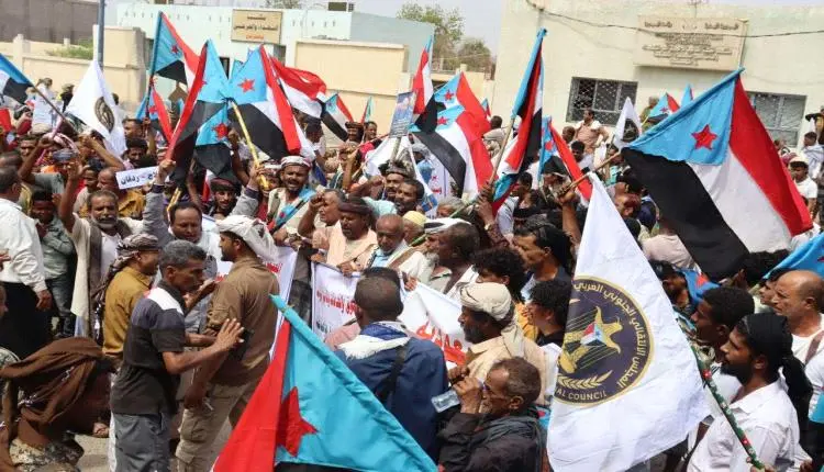انتقالي لحج ينظم مسيرة جماهيرية حاشدة ووقفة احتجاج...
