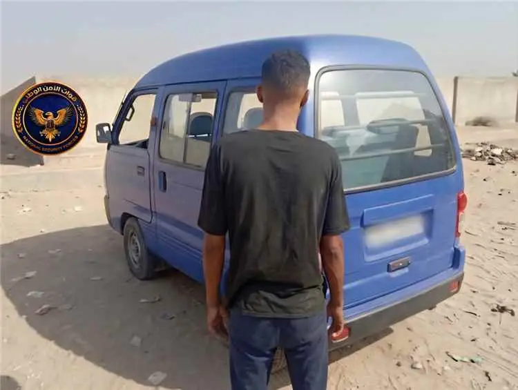 قوات طوق العاصمة عدن تضبط باصا مسروقا في منفذ العل...