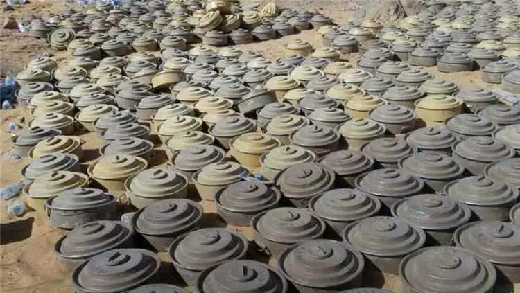 مسام يتلف 5977 قطعة من مخلفات الحرب في باب المندب...