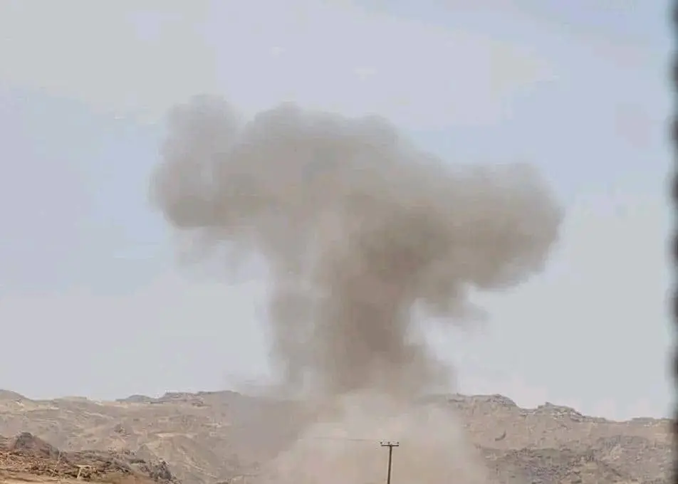 مقتل عناصر حوثية في غارات عنيفة على مخازن سلاح ومن...