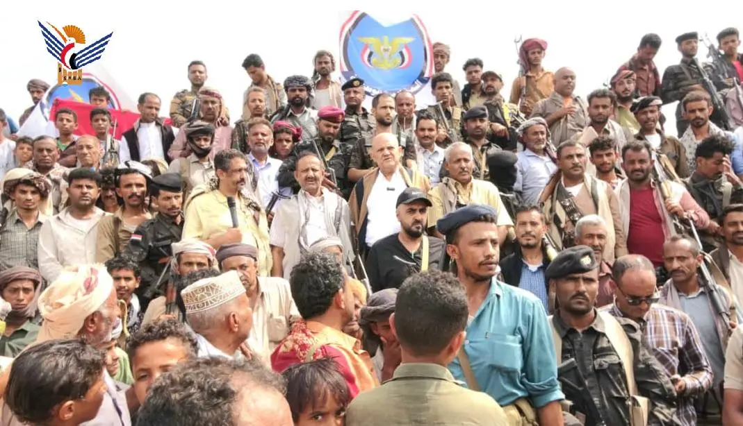 مسيرة حاشدة في الوازعية بتعز تطالب بفك الحصار وتؤي...